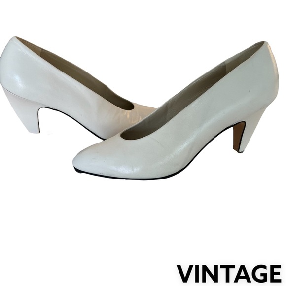 Paloma Shoes - PALOMA Heels Pumps Pearl White | 6B Vintage​